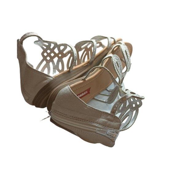 UnionBay Rhinestones Beige Sandals Ladies Size 8 - Picture 4 of 6